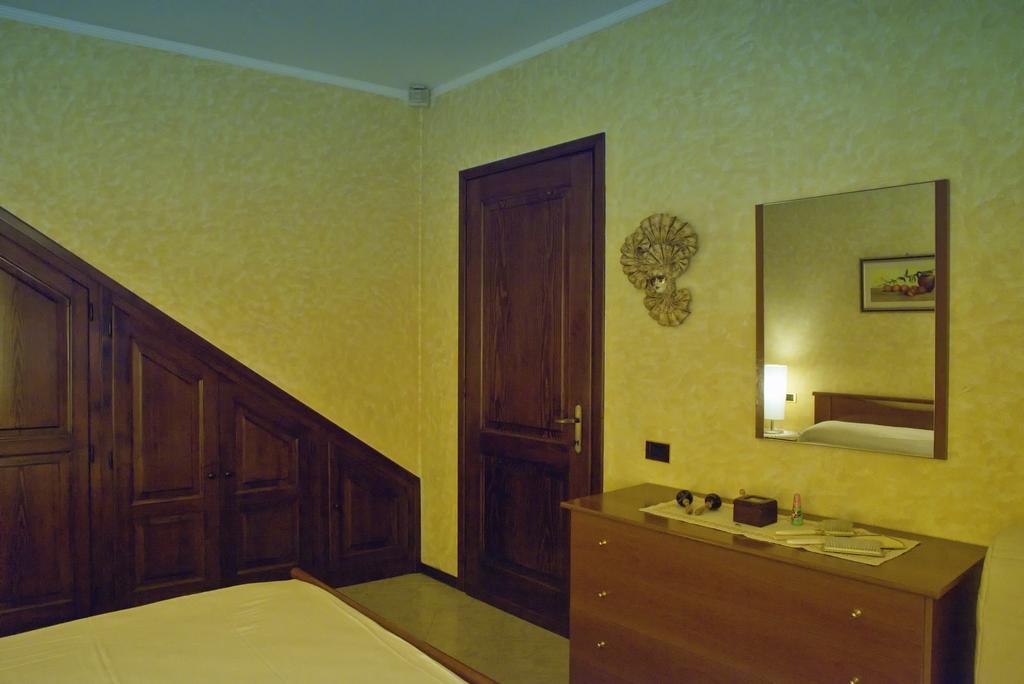 Rustico Giorgia Apartment Mergozzo Phòng bức ảnh